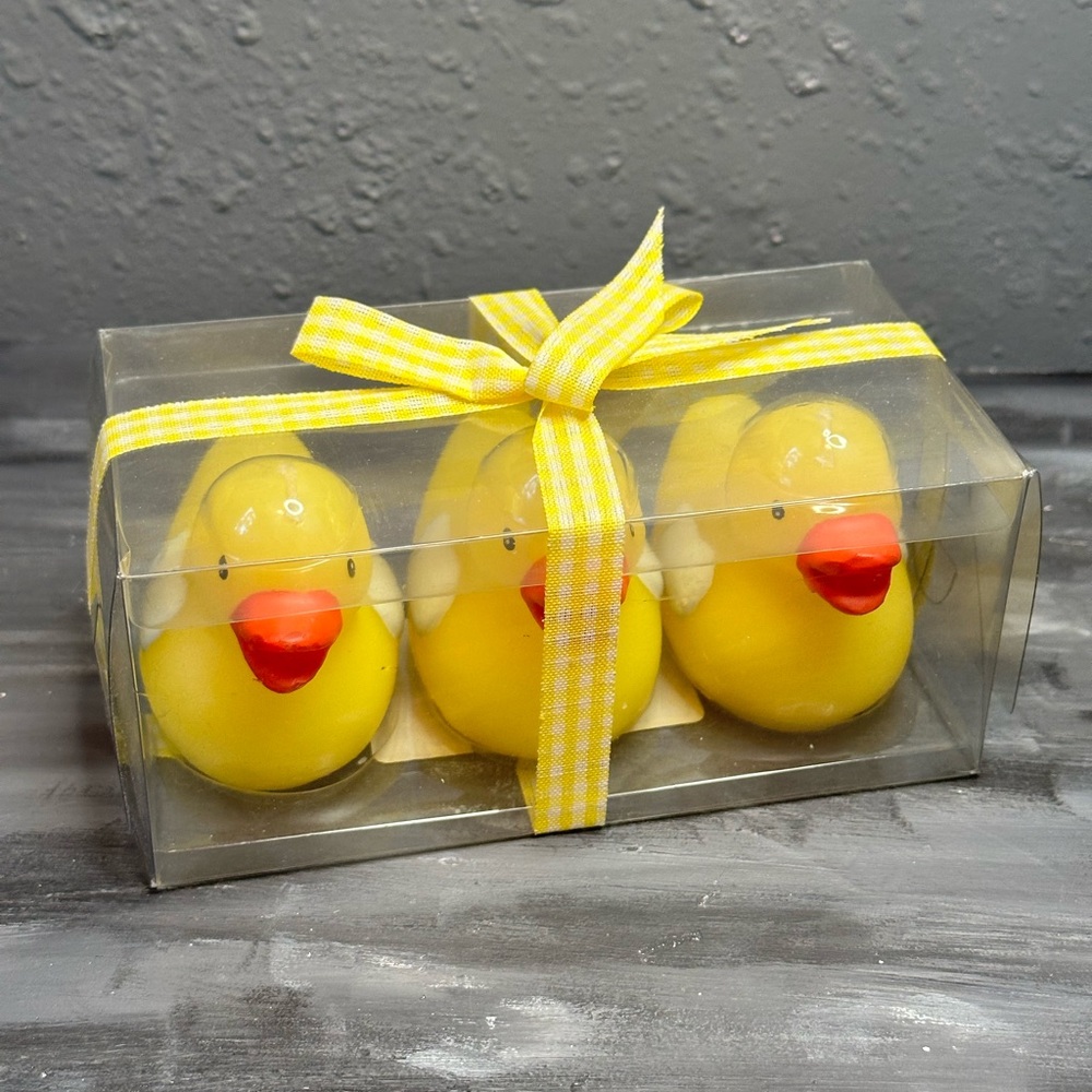 Joann fabrics yellow rubber duckie shaped candles set of 3 unscented